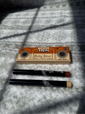 Pinky rose | Pump Your Bass Matte Eye Makeup Sticks - Brown & Beige